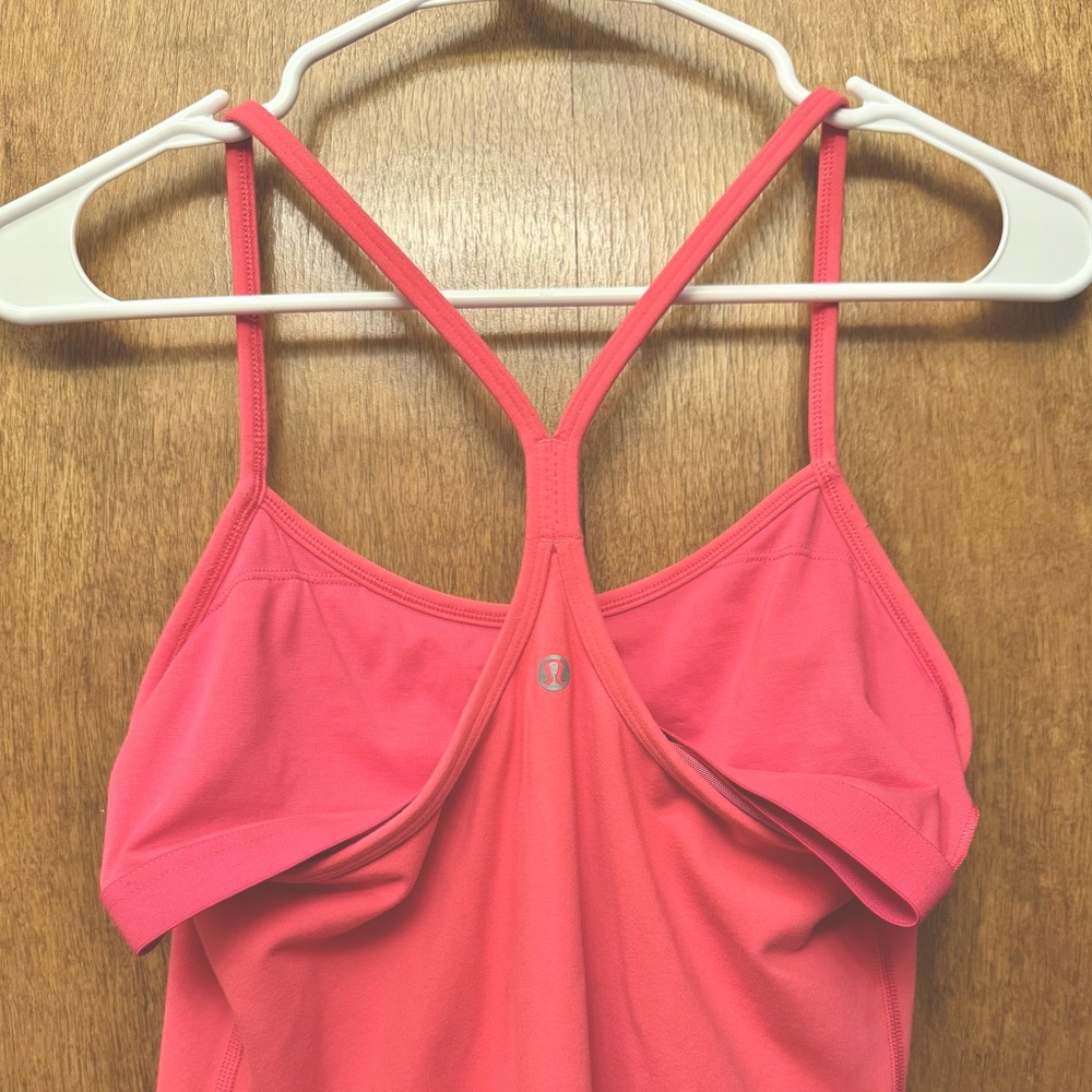 Lululemon Razorback Top, Size 8 - Picture 4 of 4